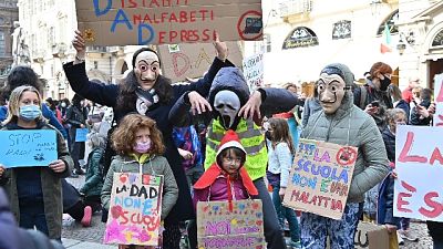 Manifestazione nel centro di Torino, tutti devono rientrare Manifestazione nel centro di Torino, tutti devono rientrare
