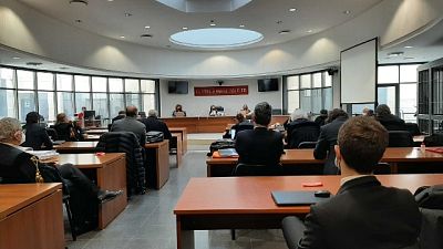 A causa di più casi di contagio A causa di più casi di contagio
