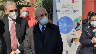 Governatore campano, 'siamo in guerra,ci vuole un mese, non sei' Governatore campano, 'siamo in guerra,ci vuole un mese, non sei'