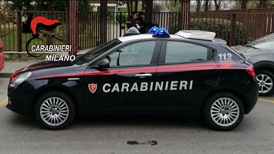 I carabinieri chiamati dal figlio tredicenne della coppia I carabinieri chiamati dal figlio tredicenne della coppia