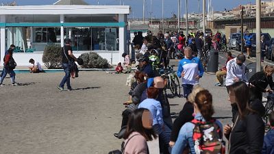 In bici, a passeggio, in spiaggia.Controlli nel weekend,90 multe In bici, a passeggio, in spiaggia.Controlli nel weekend,90 multe
