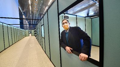 Contagi in crescita, con più vaccinazioni virus sotto controllo Contagi in crescita, con più vaccinazioni virus sotto controllo