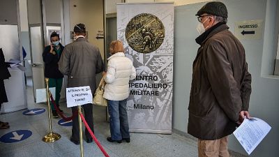 Fontana, dosi al 50% degli over 80 che lo hanno richiesto Fontana, dosi al 50% degli over 80 che lo hanno richiesto