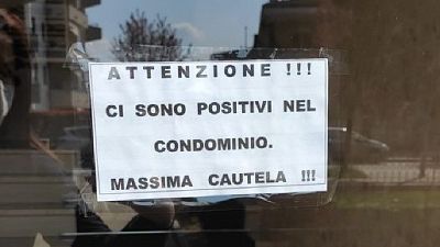"Massima cautela", in ingresso casa a Rozzano. Polemiche su fb "Massima cautela", in ingresso casa a Rozzano. Polemiche su fb