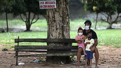 Brasil registra 2.811 nuevas muertes por COVID y total llega a 414.399 Brasil registra 2.811 nuevas muertes por COVID y total llega a 414.399