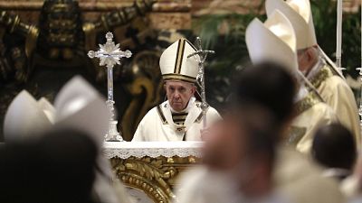 Francesco nel Giovedì Santo ricorda scandali e i disagi migranti Francesco nel Giovedì Santo ricorda scandali e i disagi migranti