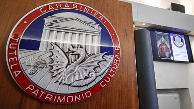 Recuperati su mercato illecito da Cc Tutela Patrimonio culturale Recuperati su mercato illecito da Cc Tutela Patrimonio culturale