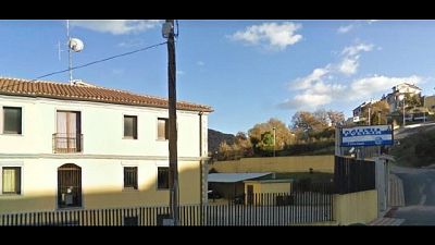 Gavoi, lettera e cartucce lasciate sul parabrezza dell'auto Gavoi, lettera e cartucce lasciate sul parabrezza dell'auto