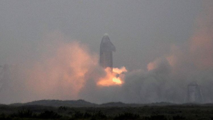 بعد أربع محاولات فاشلة.. صاروخ ستارشيب التابع لسبيس إكس ينجح في الهبوط بسلام