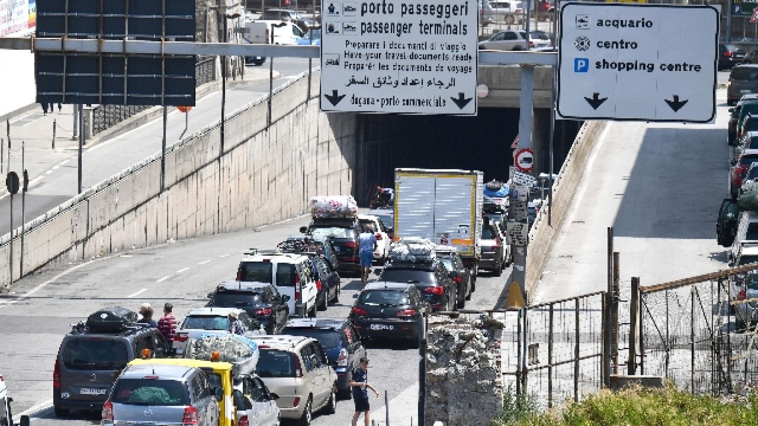 Disagi fino all'uscita autostrada Genova Ovest e Bolzaneto in A7