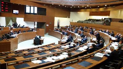 Incontro "proibito" irrompe in Consiglio,opposizione occupa Aula Incontro "proibito" irrompe in Consiglio,opposizione occupa Aula