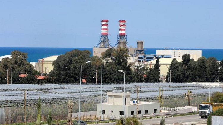 لبنان قد "يبدأ العتمة تدريجيا" من 15 مايو مع نفاد أموال الكهرباء