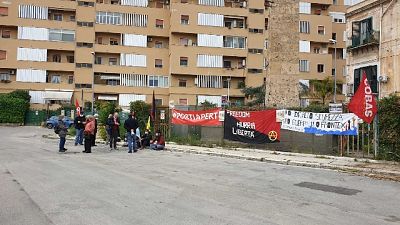 Striscioni, porti aperti Striscioni, porti aperti