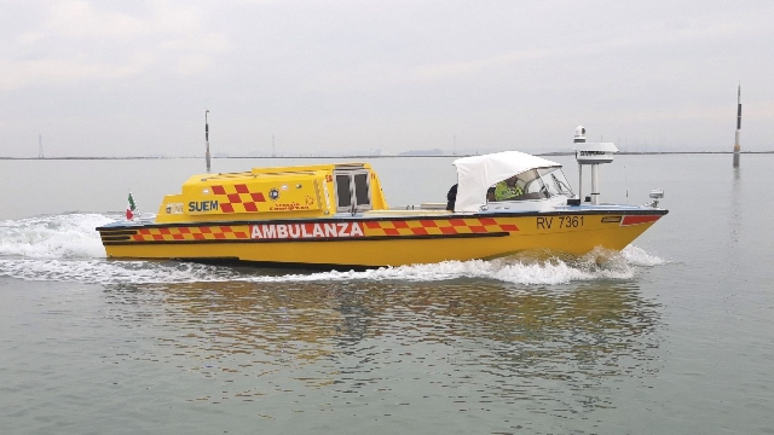 A bordo solo personale, probabile avaria meccanca