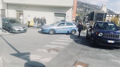 Aveva profonda ferita alla gola, corpo era in bagno Aveva profonda ferita alla gola, corpo era in bagno
