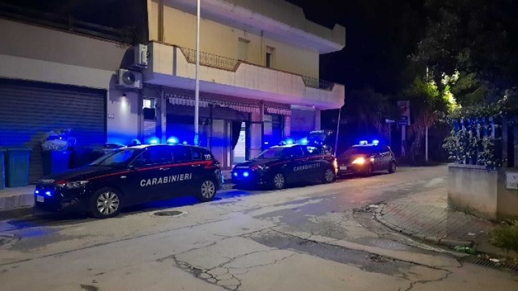 Blitz carabinieri a Sestu, nel Cagliaritano, titolare denunciato