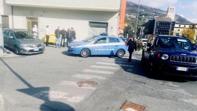 Investigatori scandagliano cellulari vittima Investigatori scandagliano cellulari vittima