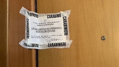 Carabinieri e pm di nuovo nella casa della tragedia Carabinieri e pm di nuovo nella casa della tragedia