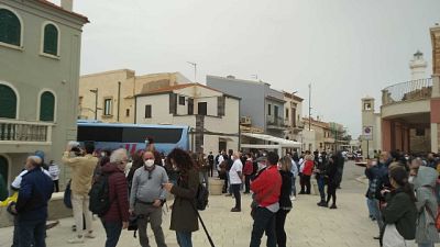 Proteste Corisicilia davanti casa commissario, lasciateci aprire Proteste Corisicilia davanti casa commissario, lasciateci aprire