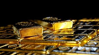 Oro se encamina a segundo avance semanal consecutivo ante debilidad del dólar Oro se encamina a segundo avance semanal consecutivo ante debilidad del dólar