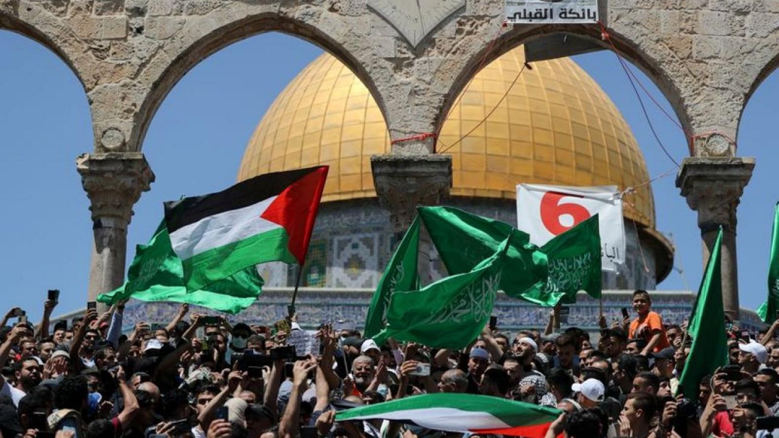 Israeli police, Palestinians clash at Jerusalem's Al-Aqsa, 59 hurt