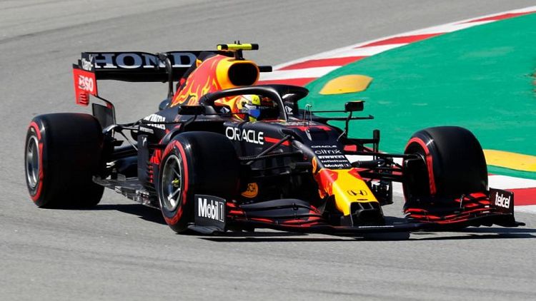 Checo Pérez dice sintió dolor en el hombro durante clasificación Gran Premio de España
