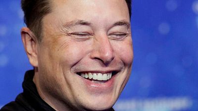 Musk boosts his brand, and NBCUniversal's, on 'Saturday Night Live'