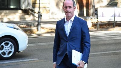 Fissato appuntamento con il telefonino, non sono un privilegiato