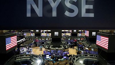 MERCADOS GLOBALES-Dow Jones sube de nuevo a nivel récord; dólar se debilita MERCADOS GLOBALES-Dow Jones sube de nuevo a nivel récord; dólar se debilita