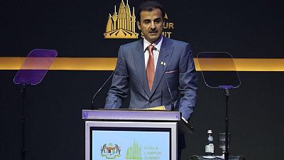أمير قطر يدعو كل أطراف الأزمة التونسية إلى انتهاج طريق الحوار