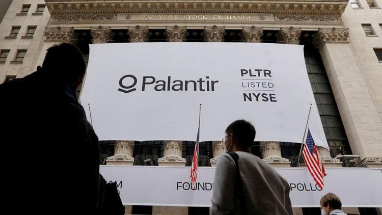 Palantir allows payments in bitcoin, mulls investing in cryptocurrencies