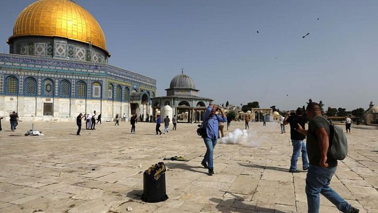 نظرة فاحصة-كيف أشعلت اضطرابات القدس أعنف قتال بين إسرائيل وغزة منذ سنوات