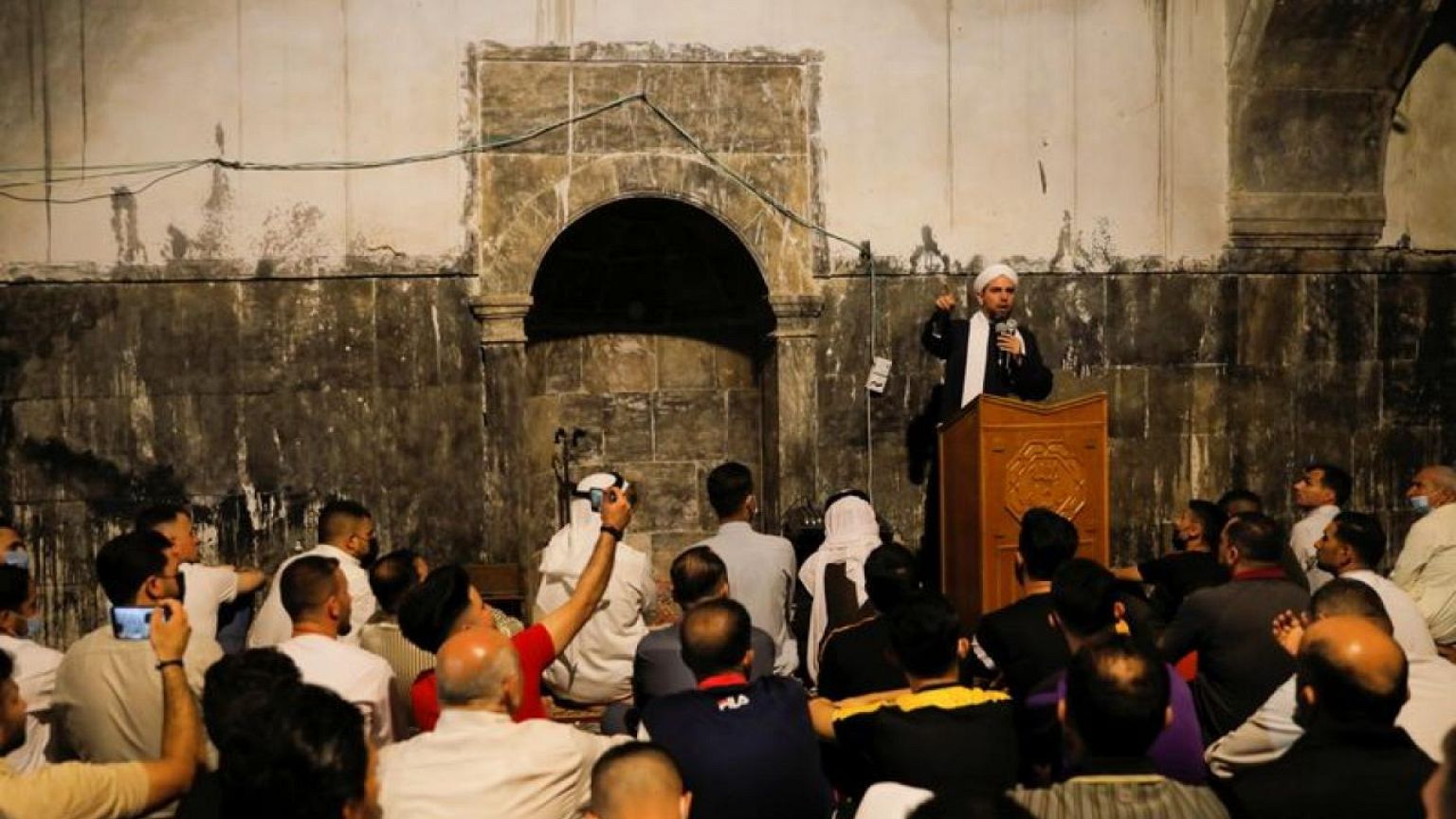 Eid prayers return to Mosul mosque ruined in Islamic State war