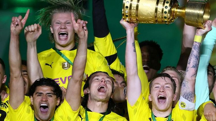 Borussia Dortmund golea al RB Leipzig y gana la Copa de Alemania con dobletes de Sancho y Haaland