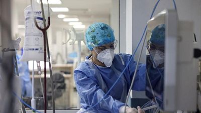 Los casos del virus en todo el mundo superan los 160,71 millones y las muertes alcanzan las 3.477.379 Los casos del virus en todo el mundo superan los 160,71 millones y las muertes alcanzan las 3.477.379