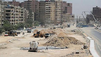 حملة الطرق والجسور في مصر تحل الاختناقات لكنها تثير استياء البعض حملة الطرق والجسور في مصر تحل الاختناقات لكنها تثير استياء البعض