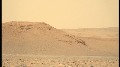 Sulle dune di Utopia Planitia in contatto con la Terra Sulle dune di Utopia Planitia in contatto con la Terra