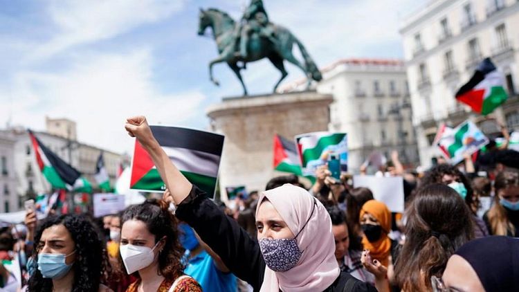 Thousands of people join protest in Madrid in support of Palestinians