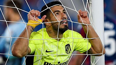 Simeone anima a Suárez a poner fin a su sequía y conducir al Atlético al título de La Liga Simeone anima a Suárez a poner fin a su sequía y conducir al Atlético al título de La Liga