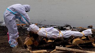 وثيقة حكومية :إلقاء جثث ضحايا كوفيد-19 في الأنهار بالهند