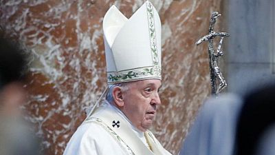 Do not give into to evil and division, Pope tells Myanmar community Do not give into to evil and division, Pope tells Myanmar community