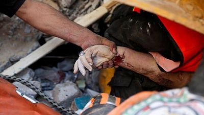 Ataques aéreos de Israel matan a 33 palestinos, siguen andanadas de cohetes desde Gaza Ataques aéreos de Israel matan a 33 palestinos, siguen andanadas de cohetes desde Gaza