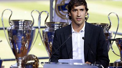 Raúl dice que quiere estar en el Real Madrid en medio de reportes de adiós de Zidane Raúl dice que quiere estar en el Real Madrid en medio de reportes de adiós de Zidane