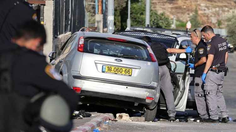 Las fuerzas israelíes matan a un palestino que embistió un coche contra seis policías