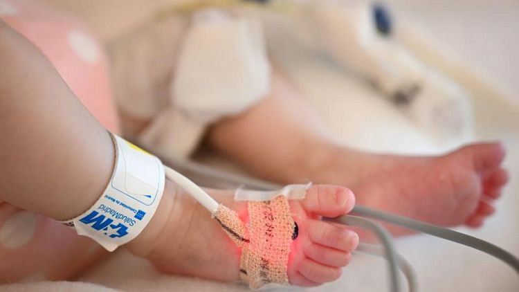 Salvada una bebé española de dos meses gracias a un trasplante cardíaco pionero