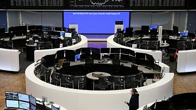 التفاؤل حيال استئناف أنشطة الاقتصاد يدفع الأسهم الأوروبية قرب مرتفعات قياسية التفاؤل حيال استئناف أنشطة الاقتصاد يدفع الأسهم الأوروبية قرب مرتفعات قياسية