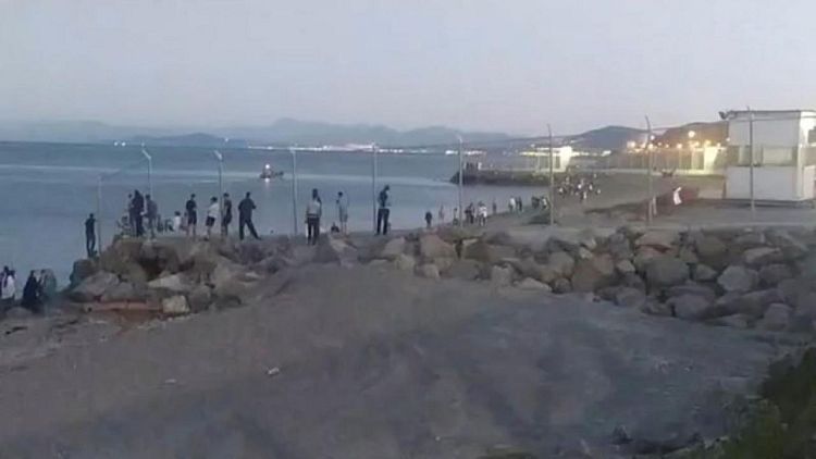 España despliega ejército en Ceuta tras la entrada masiva de inmigrantes