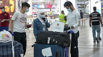الكويت تحظر سفر المواطنين غير الحاصلين على لقاحات كورونا إلى الخارج