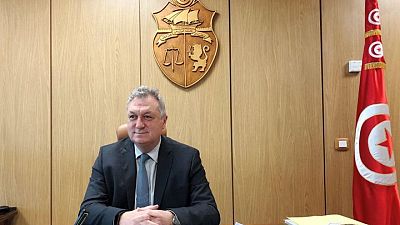 وزير المالية التونسي يقول لا نية للحكومة لطلب جدولة ديونها الخارجية وزير المالية التونسي يقول لا نية للحكومة لطلب جدولة ديونها الخارجية