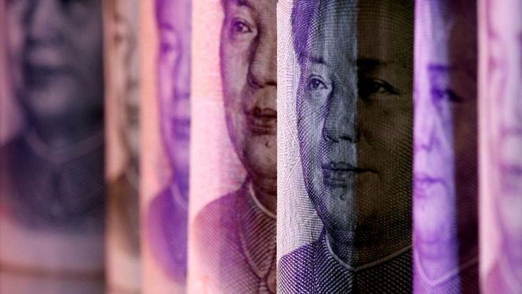 China debería liberar al yuan para estimular un mayor uso: investigador banco central